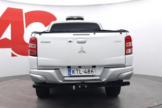 Mitsubishi L200 ClubCab 2,4 DI-D Magnum MT - / ALV 24% / Kam Image 4